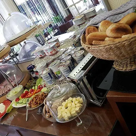 Otel Berliner Hof 3*